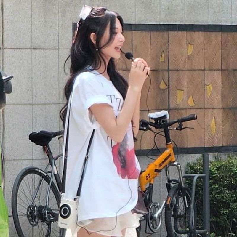 TZUYU (TWICE) 100% COTTON SHIRT (white and black)